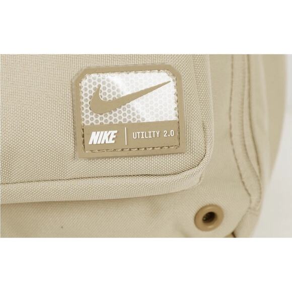Nike Utility Speed Backpack Unisex Casual Sports Travel Bag Khaki NWT FN4106-251 - Picture 3 of 4